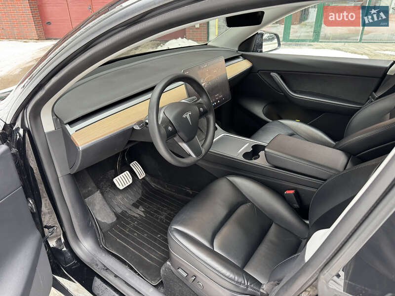 Позашляховик / Кросовер Tesla Model Y 2022 в Львові