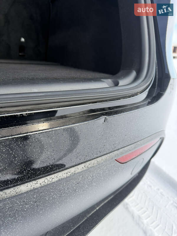 Позашляховик / Кросовер Tesla Model Y 2023 в Києві фото 4 Позашляховик / Кросовер Tesla Model Y 2023 в Києві