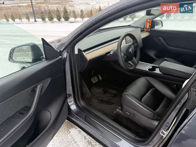 Позашляховик / Кросовер Tesla Model Y 2021 в Золочеві