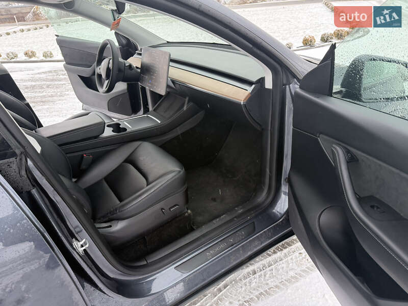 Позашляховик / Кросовер Tesla Model Y 2021 в Золочеві
