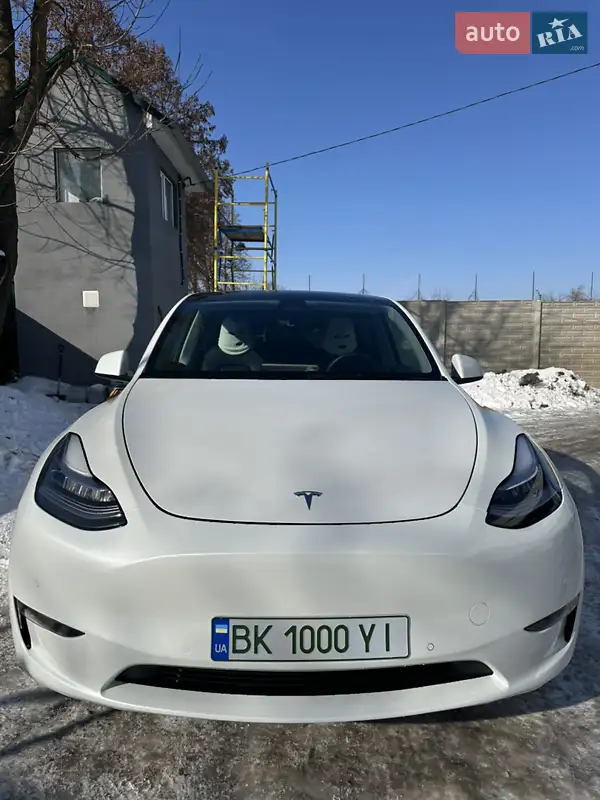 Tesla Model Y 2021
