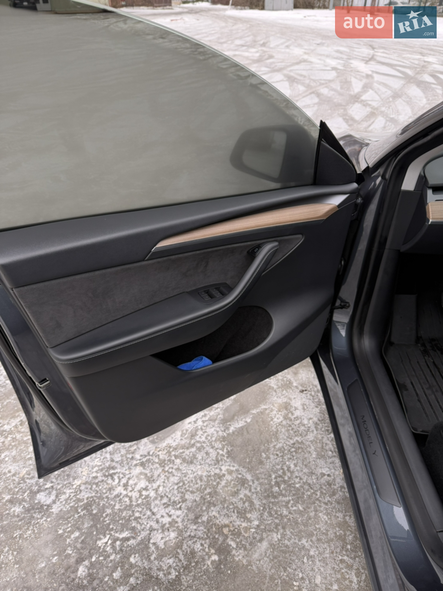 2022 Tesla Model Y - мініатюра 3