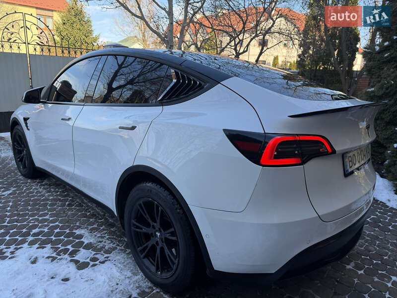 Внедорожник / Кроссовер Tesla Model Y 2021 в Львове