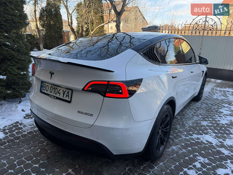 Внедорожник / Кроссовер Tesla Model Y 2021 в Львове