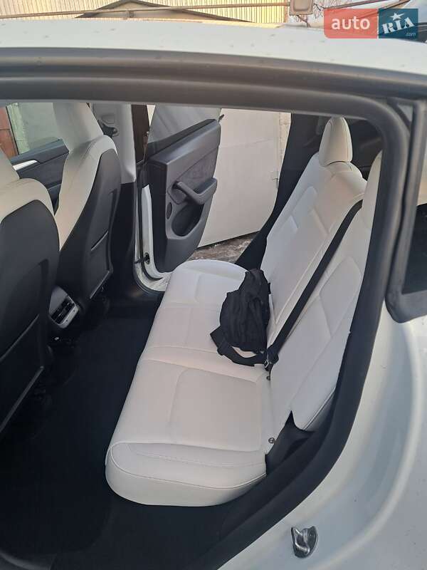 Позашляховик / Кросовер Tesla Model Y 2023 в Білій Церкві