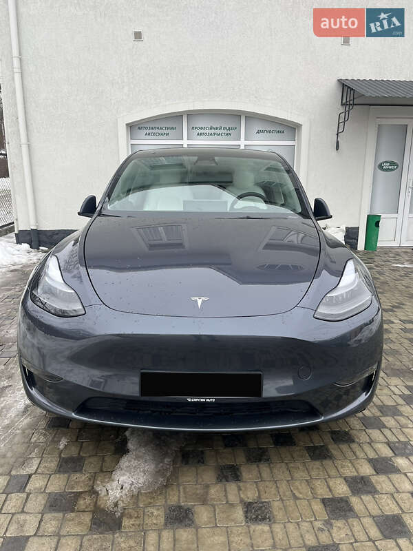 Tesla Model Y 2023