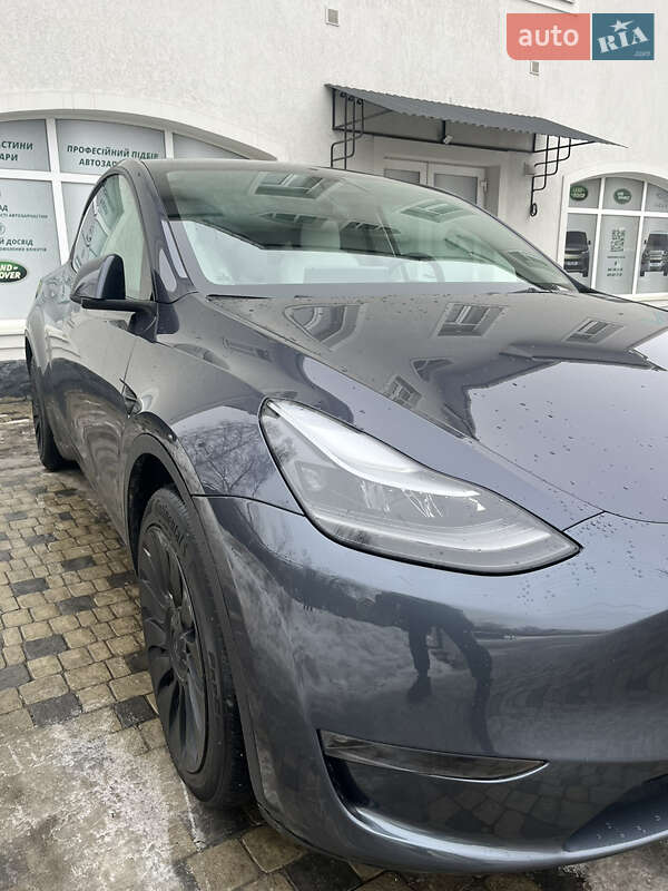 Внедорожник / Кроссовер Tesla Model Y 2023 в Львове
