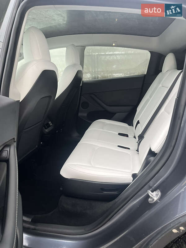 Внедорожник / Кроссовер Tesla Model Y 2023 в Львове