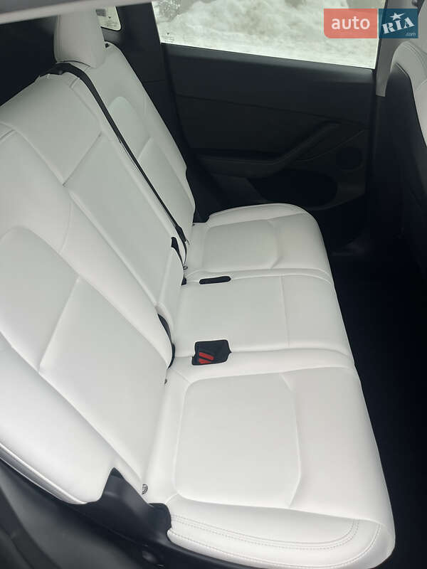 Внедорожник / Кроссовер Tesla Model Y 2023 в Львове