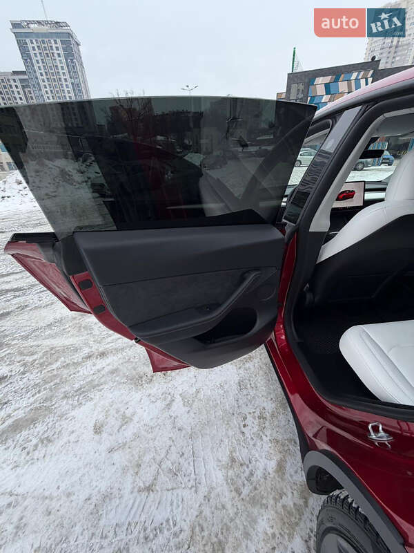 Позашляховик / Кросовер Tesla Model Y 2024 в Києві
