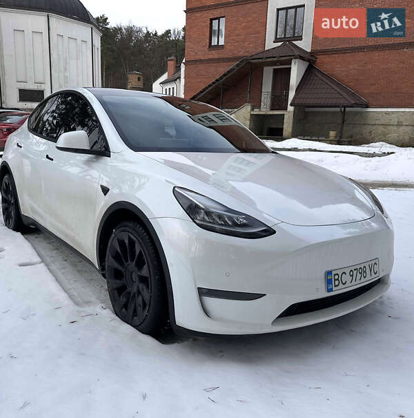 Tesla Model Y 2021
