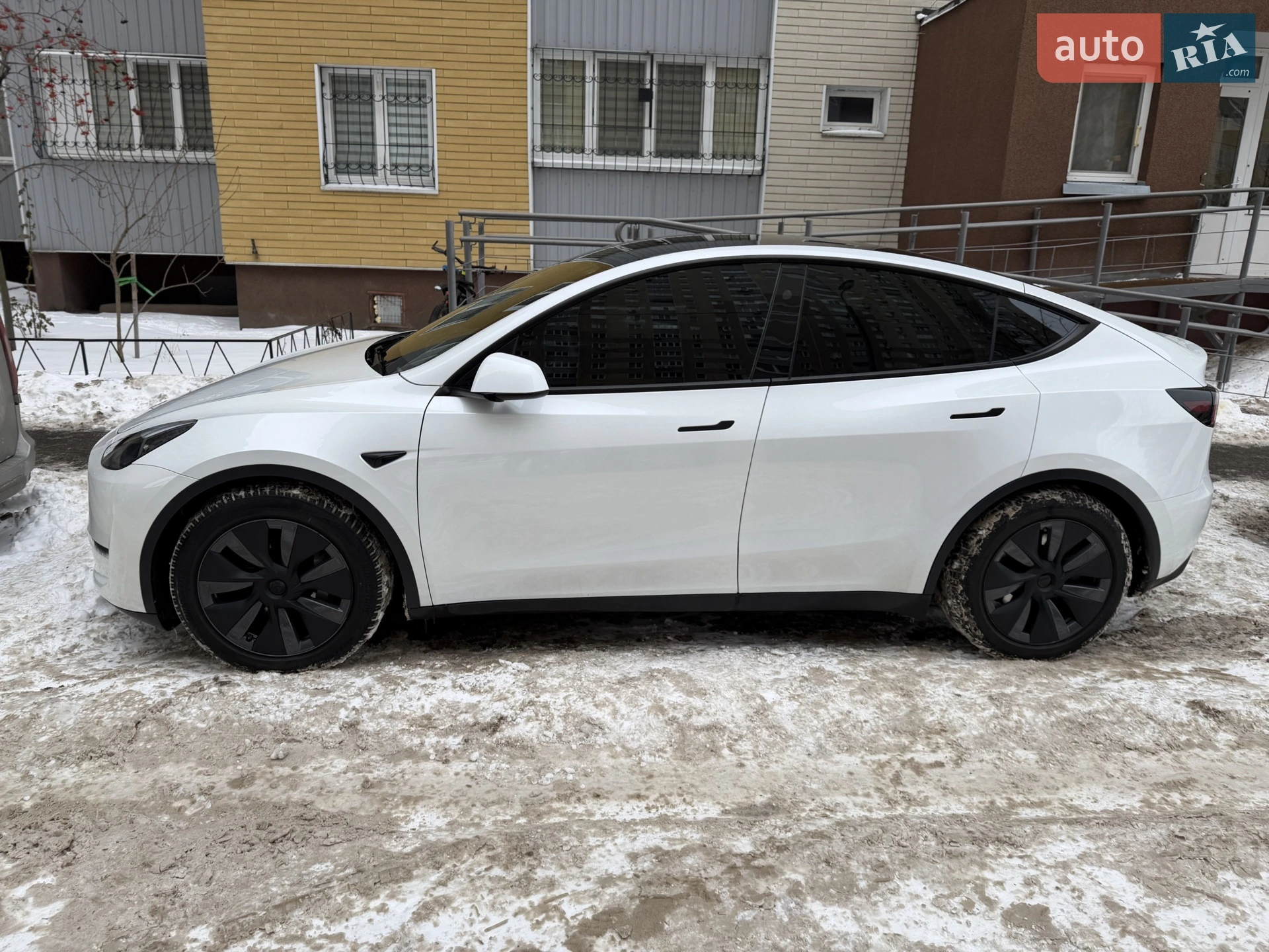2024 Tesla Model Y - мініатюра 8