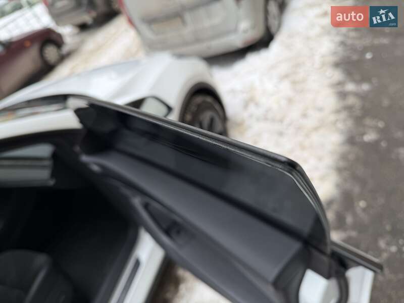 Внедорожник / Кроссовер Tesla Model Y 2024 в Киеве