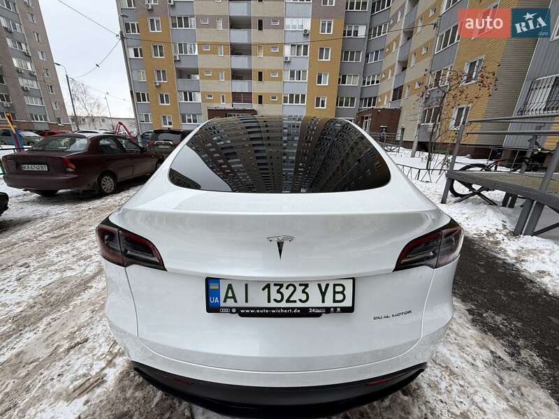 Внедорожник / Кроссовер Tesla Model Y 2024 в Киеве