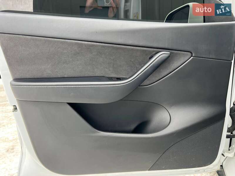 Позашляховик / Кросовер Tesla Model Y 2020 в Львові