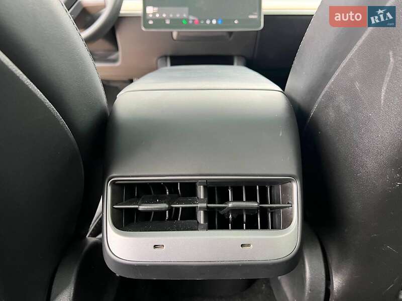 Позашляховик / Кросовер Tesla Model Y 2020 в Львові