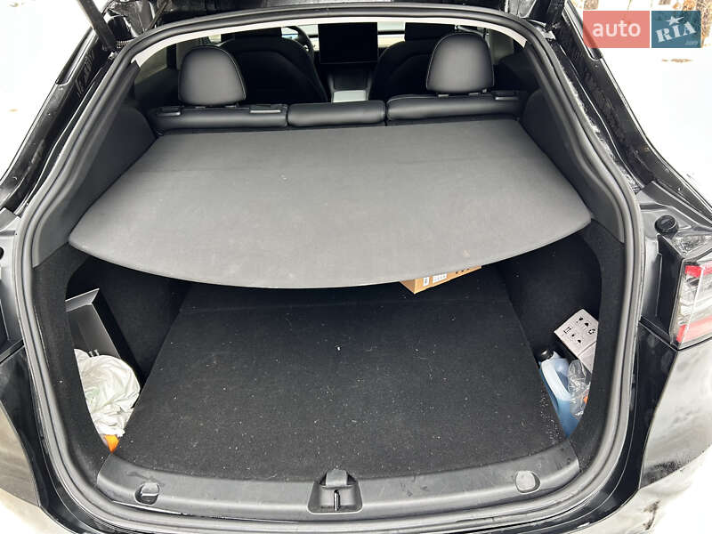 Внедорожник / Кроссовер Tesla Model Y 2023 в Киеве