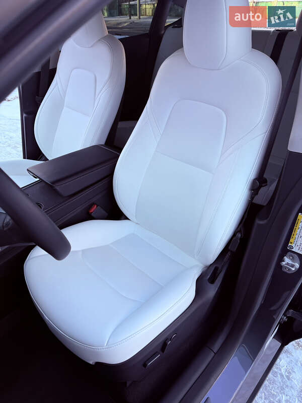 Позашляховик / Кросовер Tesla Model Y 2023 в Харкові