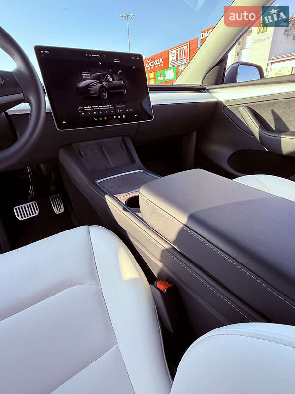 Позашляховик / Кросовер Tesla Model Y 2023 в Харкові