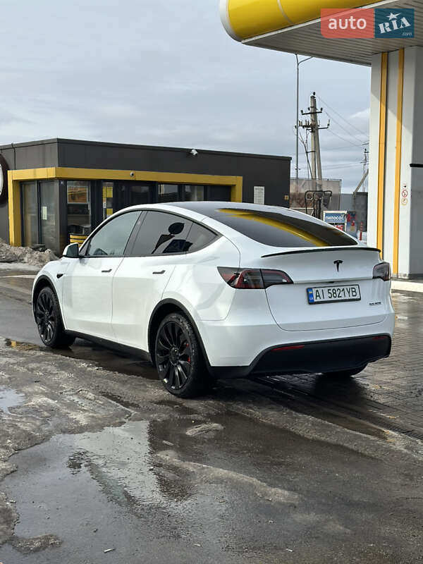 Tesla Model Y 2023