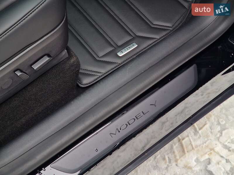 Внедорожник / Кроссовер Tesla Model Y 2022 в Хмельницком