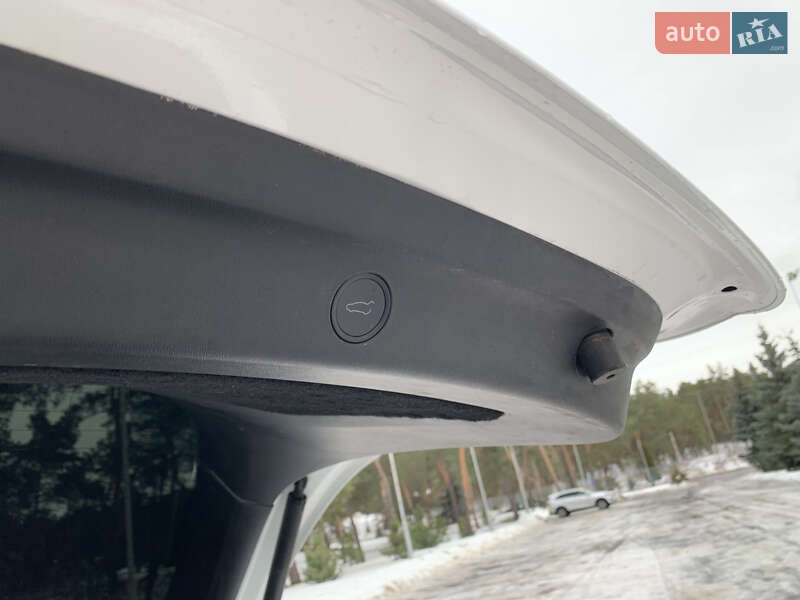 Позашляховик / Кросовер Tesla Model Y 2021 в Києві