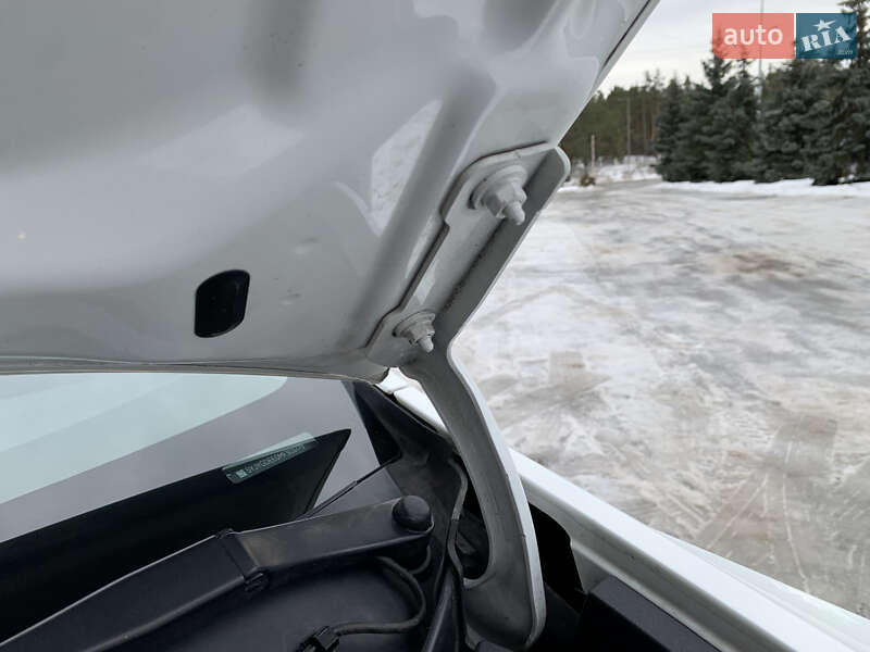 Позашляховик / Кросовер Tesla Model Y 2021 в Києві