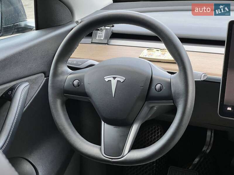 Позашляховик / Кросовер Tesla Model Y 2022 в Івано-Франківську