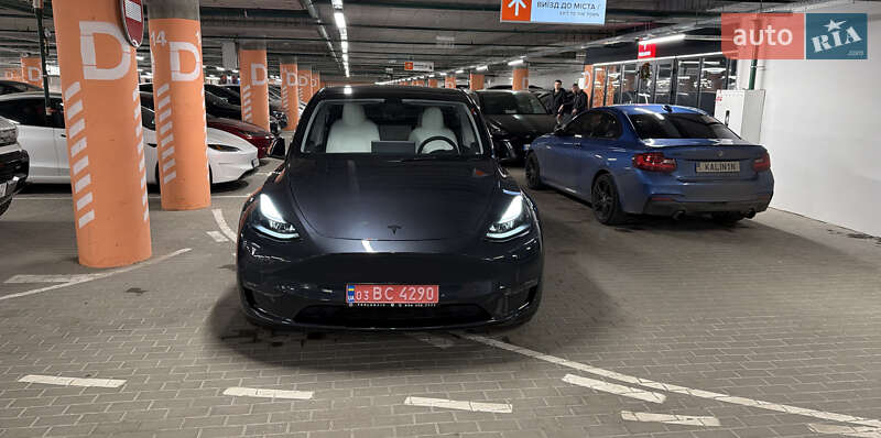 Tesla Model Y 2025 Tesla Model Y 2025