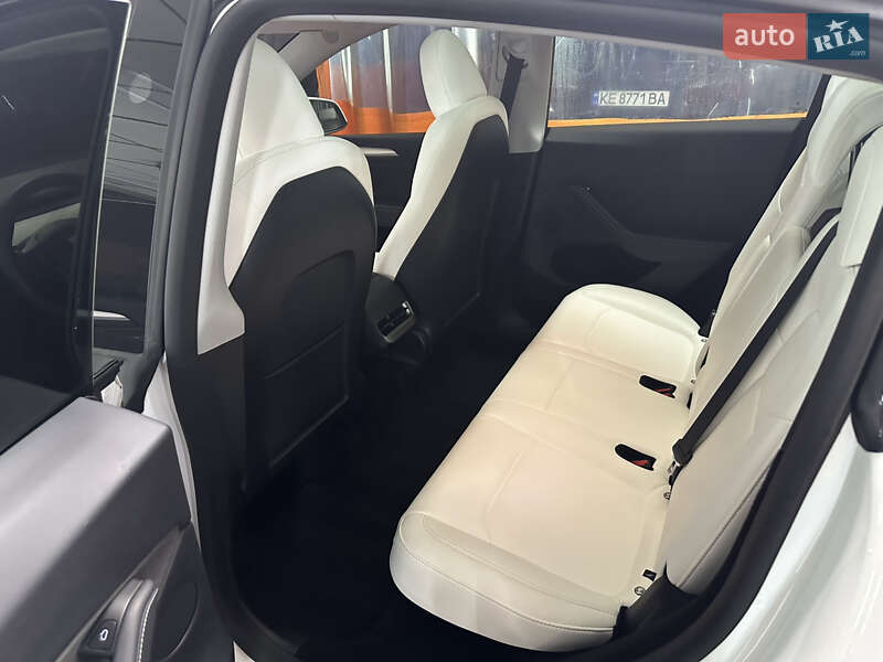 Внедорожник / Кроссовер Tesla Model Y 2024 в Днепре