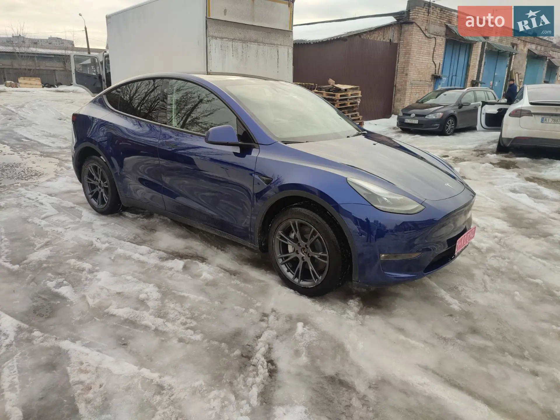 2024 Tesla Model Y - мініатюра 3