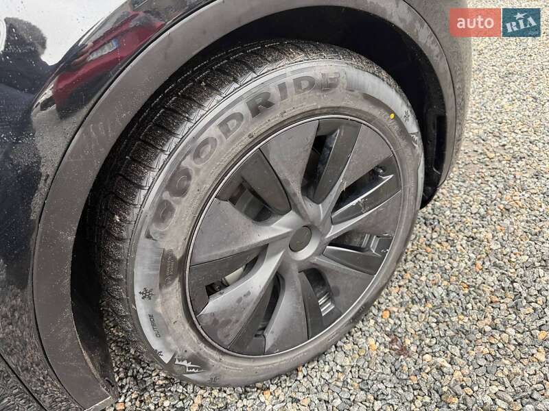 Внедорожник / Кроссовер Tesla Model Y 2024 в Днепре