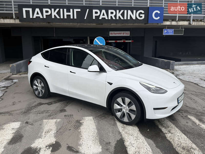 Позашляховик / Кросовер Tesla Model Y 2024 в Києві фото 5 Позашляховик / Кросовер Tesla Model Y 2024 в Києві