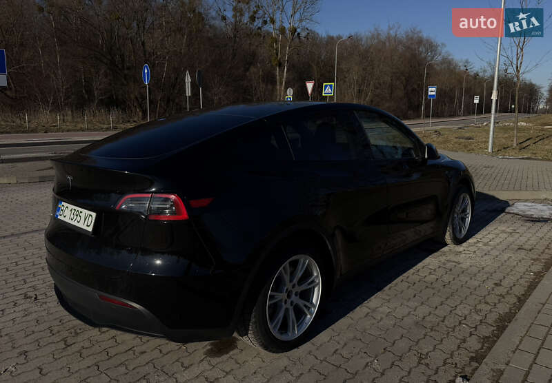Позашляховик / Кросовер Tesla Model Y 2024 в Львові