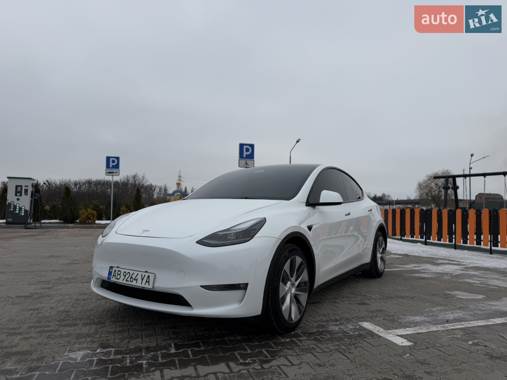 2022 Tesla Model Y - мініатюра 3