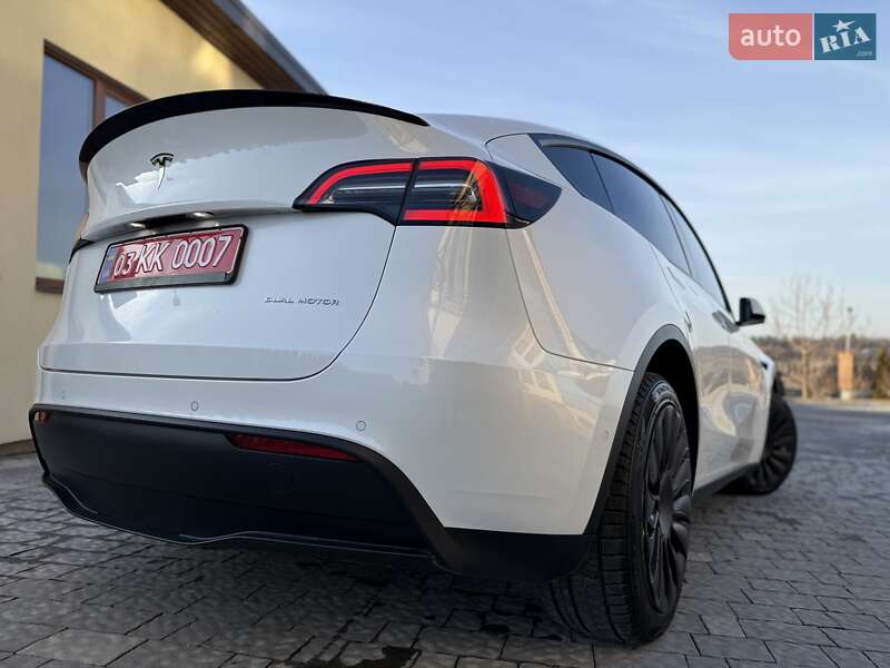 Позашляховик / Кросовер Tesla Model Y 2021 в Дрогобичі