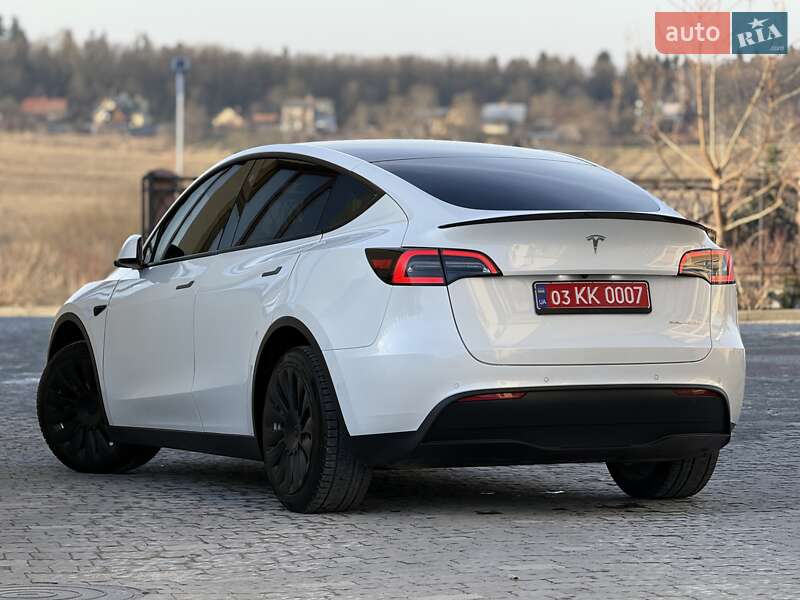 Позашляховик / Кросовер Tesla Model Y 2021 в Дрогобичі