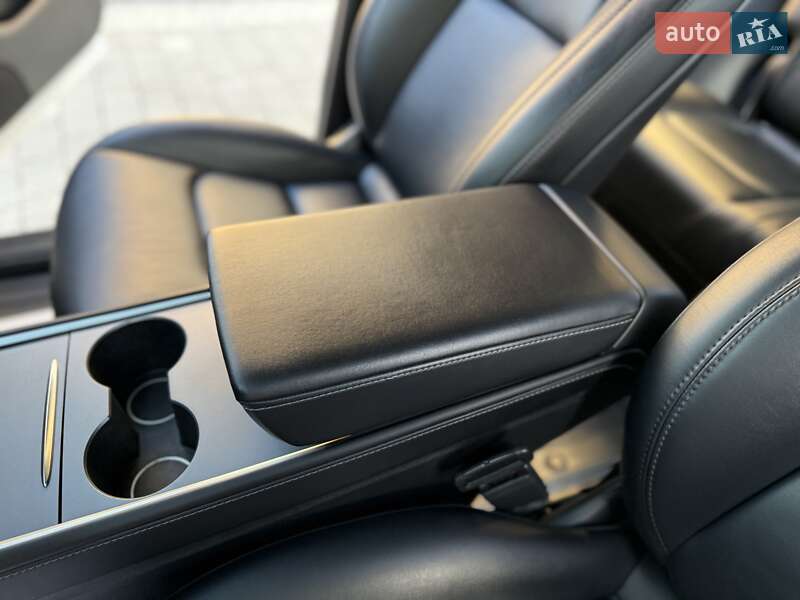 Позашляховик / Кросовер Tesla Model Y 2021 в Дрогобичі