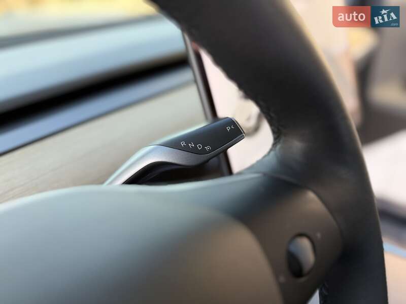 Позашляховик / Кросовер Tesla Model Y 2021 в Дрогобичі