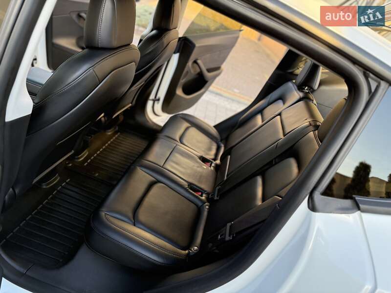 Позашляховик / Кросовер Tesla Model Y 2021 в Дрогобичі