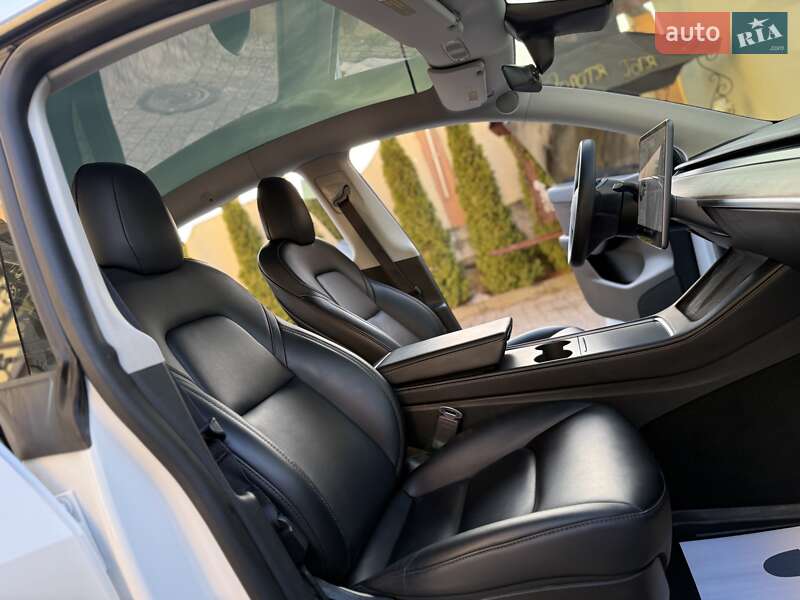 Позашляховик / Кросовер Tesla Model Y 2021 в Дрогобичі