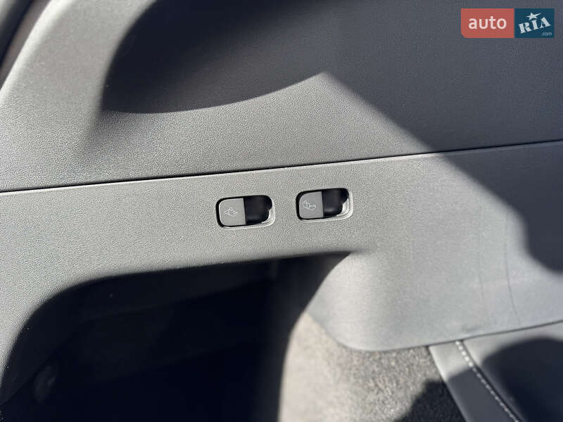 Позашляховик / Кросовер Tesla Model Y 2022 в Дніпрі