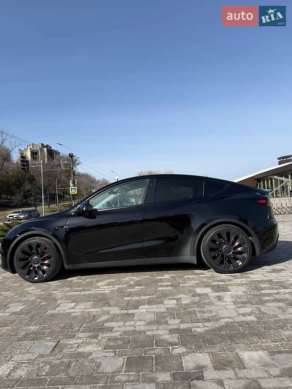 Позашляховик / Кросовер Tesla Model Y 2023 в Дніпрі
