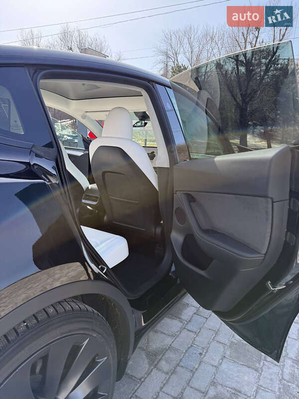Позашляховик / Кросовер Tesla Model Y 2023 в Дніпрі