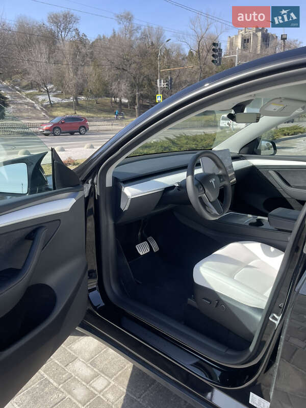 Позашляховик / Кросовер Tesla Model Y 2023 в Дніпрі