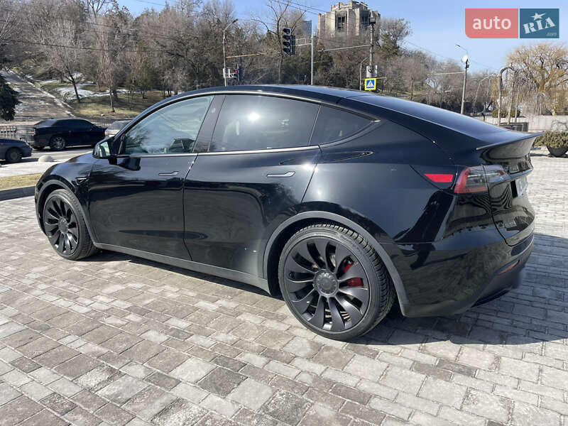 Позашляховик / Кросовер Tesla Model Y 2023 в Дніпрі