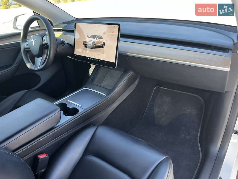 Позашляховик / Кросовер Tesla Model Y 2023 в Львові