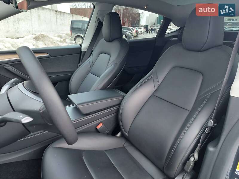 Позашляховик / Кросовер Tesla Model Y 2024 в Тернополі