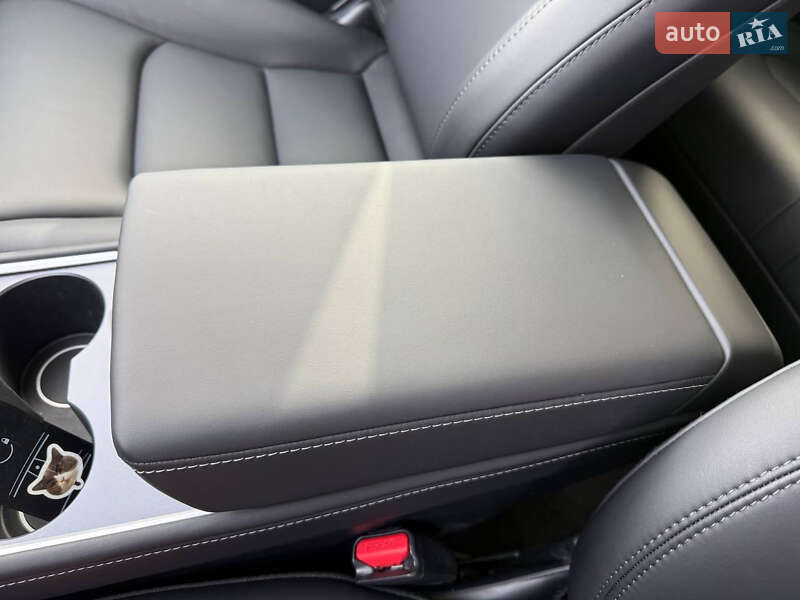 Позашляховик / Кросовер Tesla Model Y 2023 в Стрию