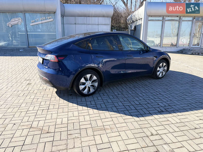 Позашляховик / Кросовер Tesla Model Y 2023 в Дніпрі